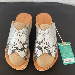OluKai Women's Silver and Tan Slide Sandals